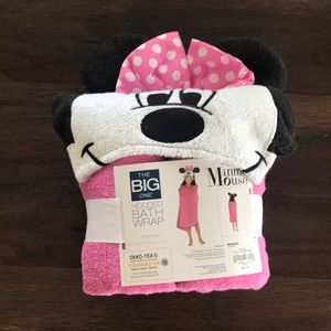 Minnie Mouse hooded towel